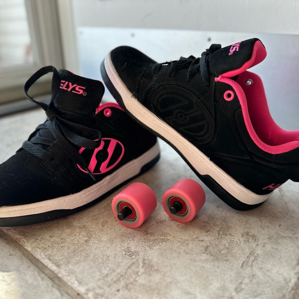 Heelys Black and Pink Sneakers with Padded Collar